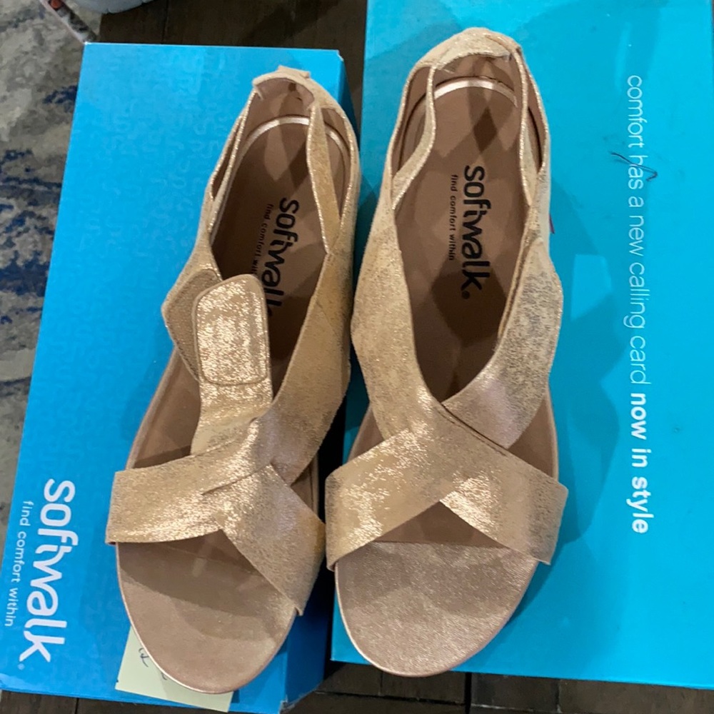 Softwalk sandals in rose gold